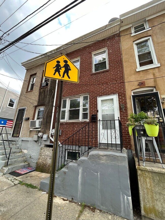 Building Photo - 821 Southard St