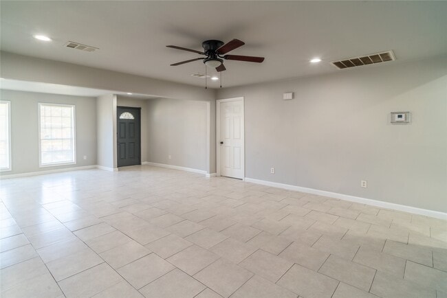 Building Photo - 11623 Rowan Ln