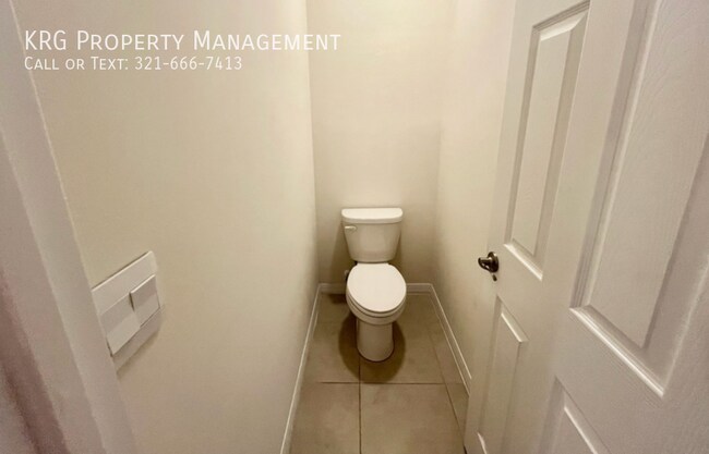 Building Photo - 1009 NE 11th St