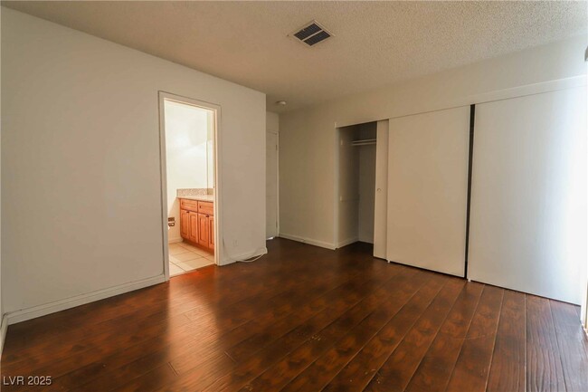 Building Photo - 3649 S Van Dyke Ave