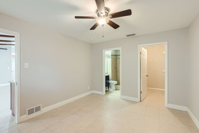 Building Photo - Ready for Move In!