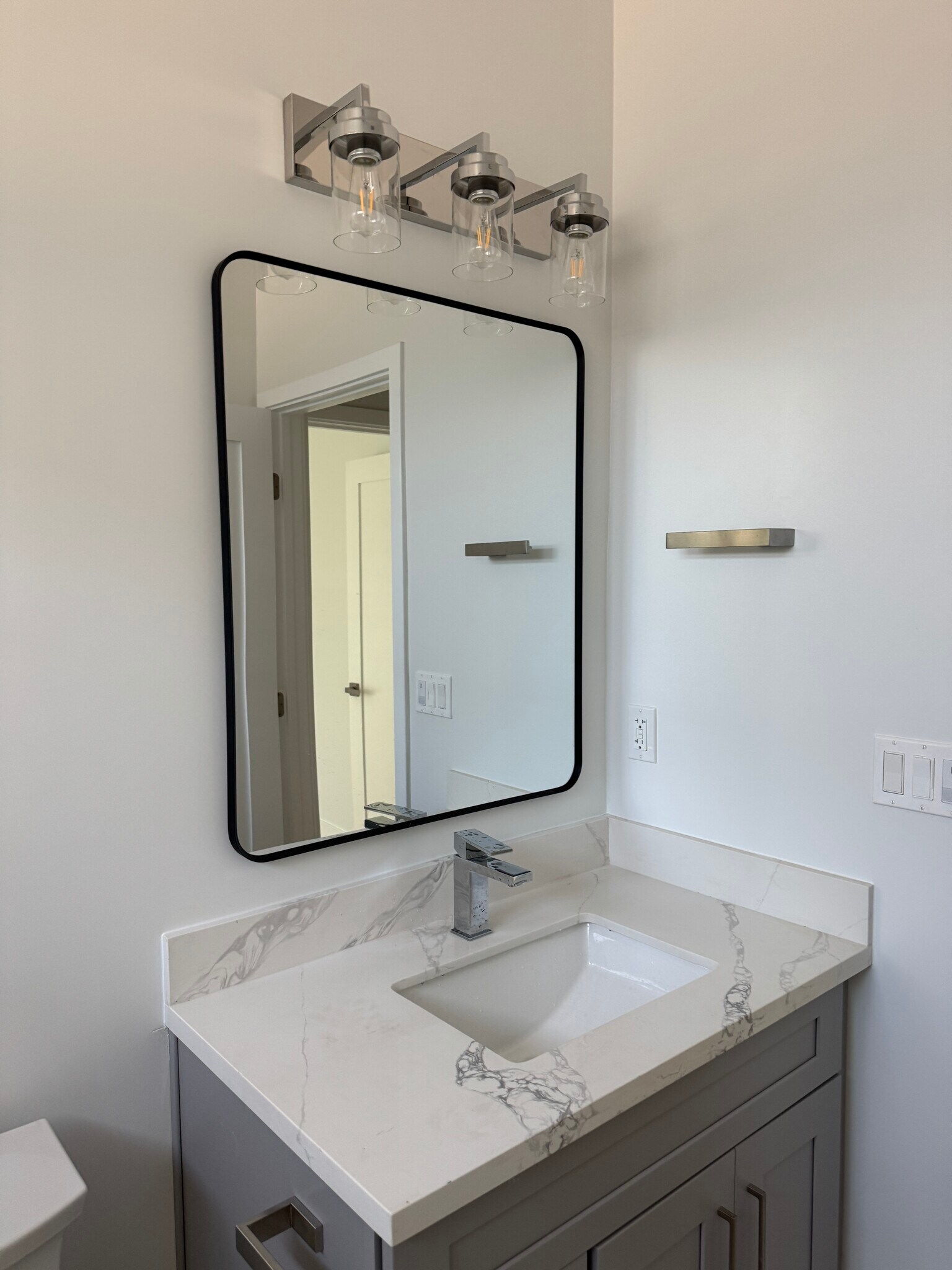 Building Photo - 3955 Haven Ave