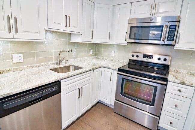 Building Photo - 24 Courthouse Sq