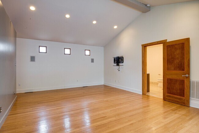 Building Photo - 2716 Sharondale Ct