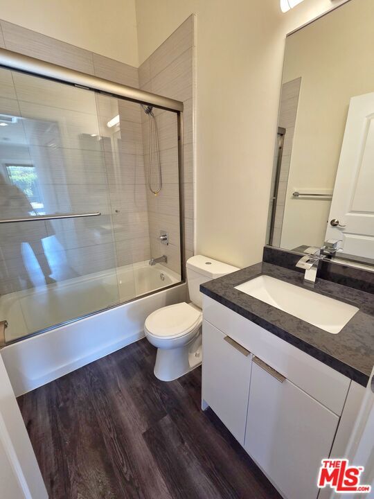 Building Photo - 2651 S Hobart Blvd