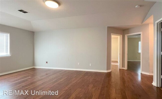 Building Photo - 4707 Shavano Ct