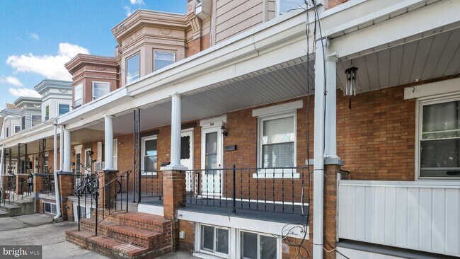 Front Porch - 348 Lafayette St