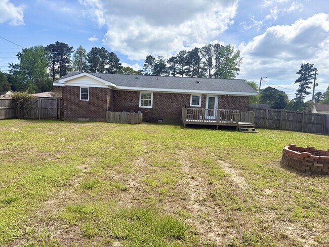 Building Photo - 109 Sheffield Rd