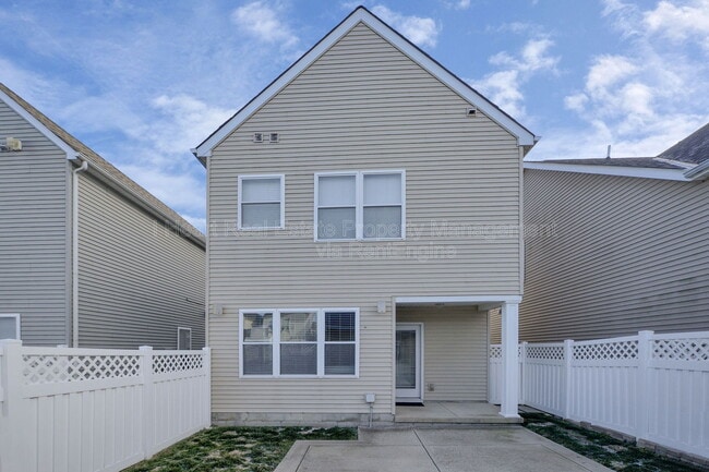 Building Photo - 5635 Holly River Ave