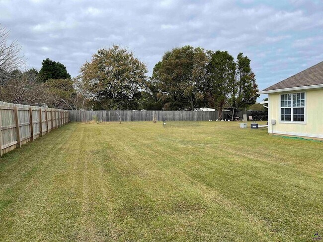 Building Photo - 103 Darin Dr