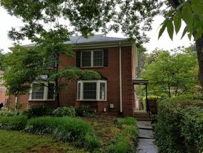 Building Photo - Hayes Barton Duplex for rent