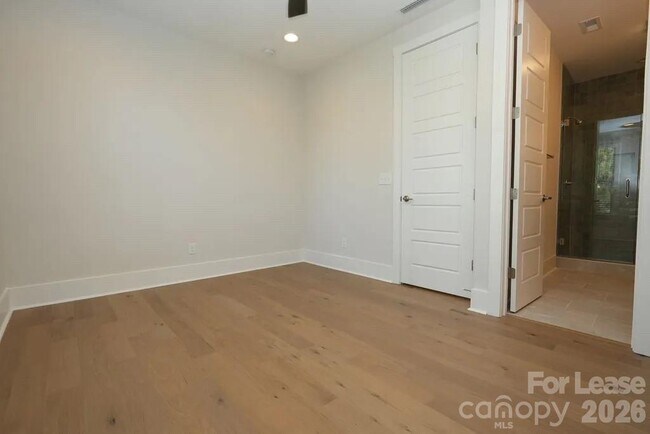 Building Photo - 1405 Kenilworth Ave
