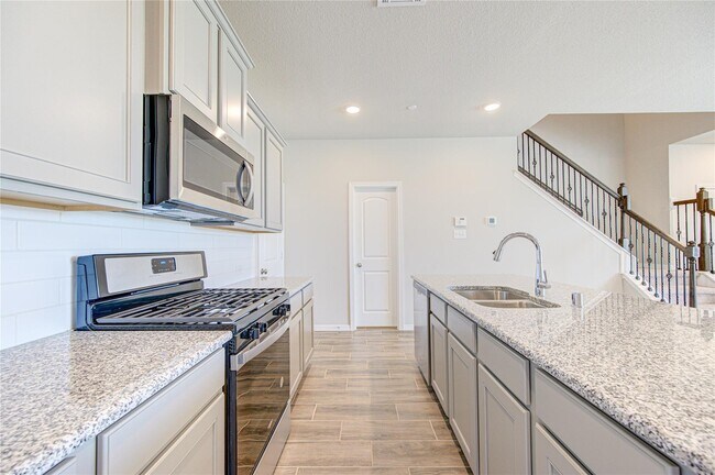 Building Photo - 8006 Scanlan Trce