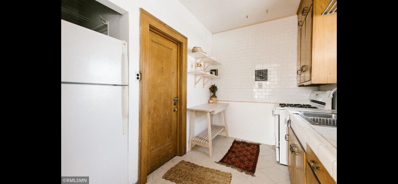 Building Photo - 1070 Bradley St