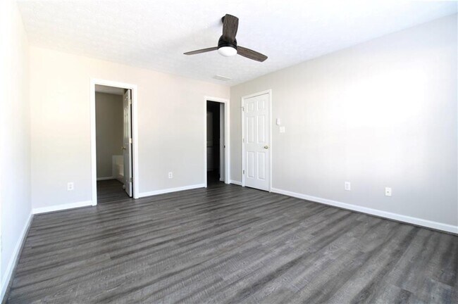 Building Photo - 2363 Mills Bend