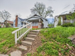 Building Photo - 4028 E 68th Terrace