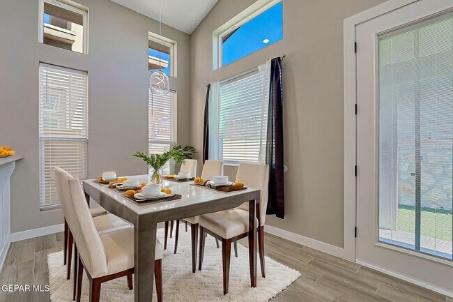 Building Photo - 1031 Vinton Ave