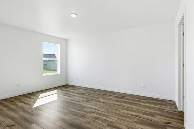 Building Photo - Stunning 4-Bed Home with 3-Car Garage in Cirrus Pointe – Caldwell