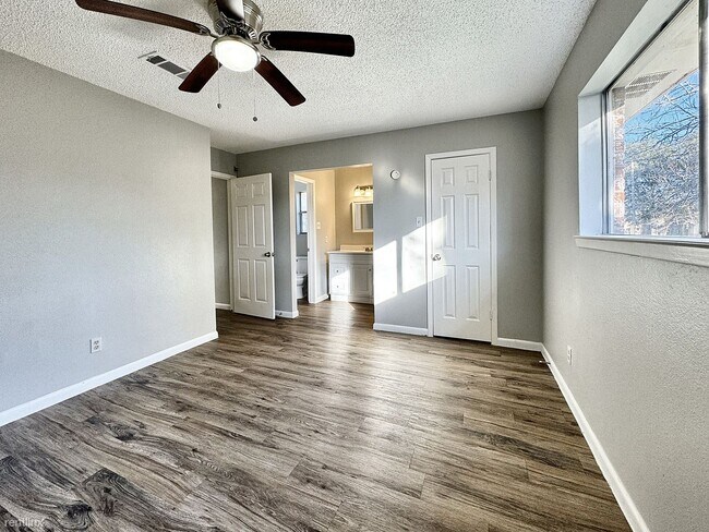 Building Photo - 3 br, 2 bath House - 1911 Bogatto St