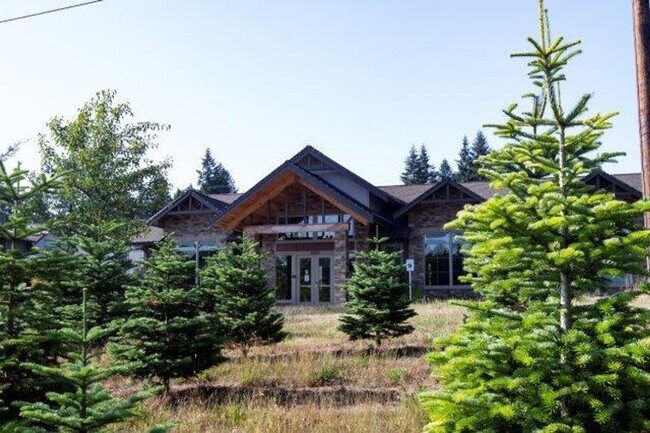 Building Photo - Come check out this 2 bedroom 2 bath with upscale interiors and open concept floorplan!