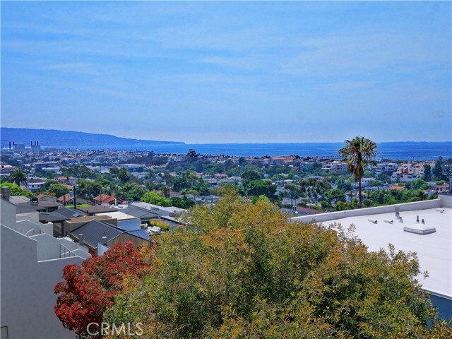 Building Photo - 736 Gould Ave
