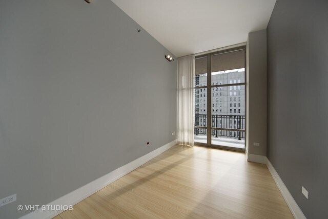 Building Photo - 1035 N Dearborn St