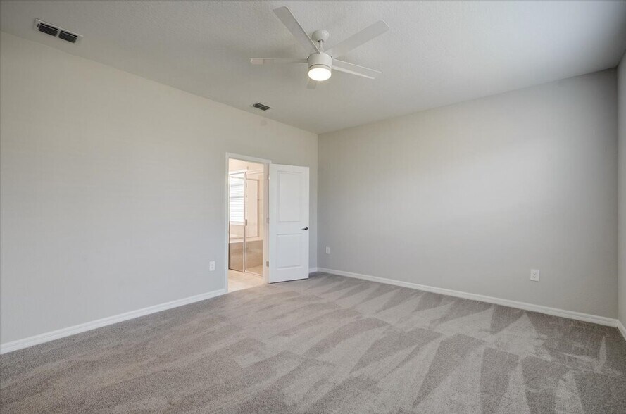 Building Photo - 2118 Ridge Pointe Ln