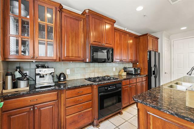 Building Photo - 2615 Corbeau Dr