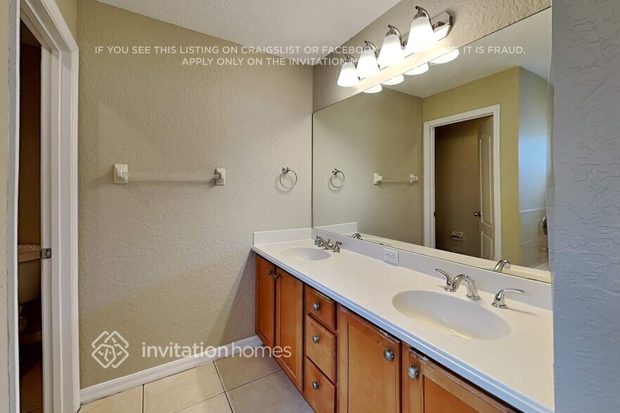 Building Photo - 7090 Chatum Light Run