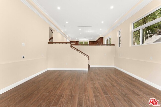 Building Photo - 1630 Bridgeport Dr