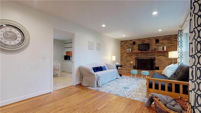 Building Photo - 3 bed, 2 bath single family home in Clemson - Great for students and families