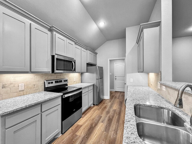 Building Photo - Cute open floor plan 3- bedroom, 2- bathroom home