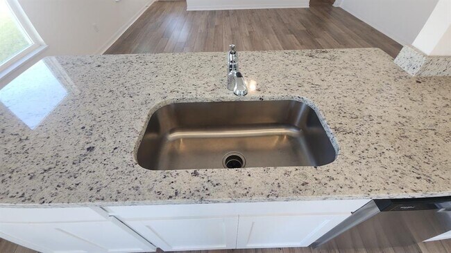 Building Photo - 10 Prairie Ln