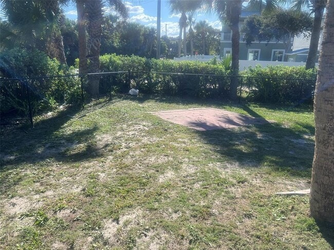 Building Photo - 1742 S Central Ave