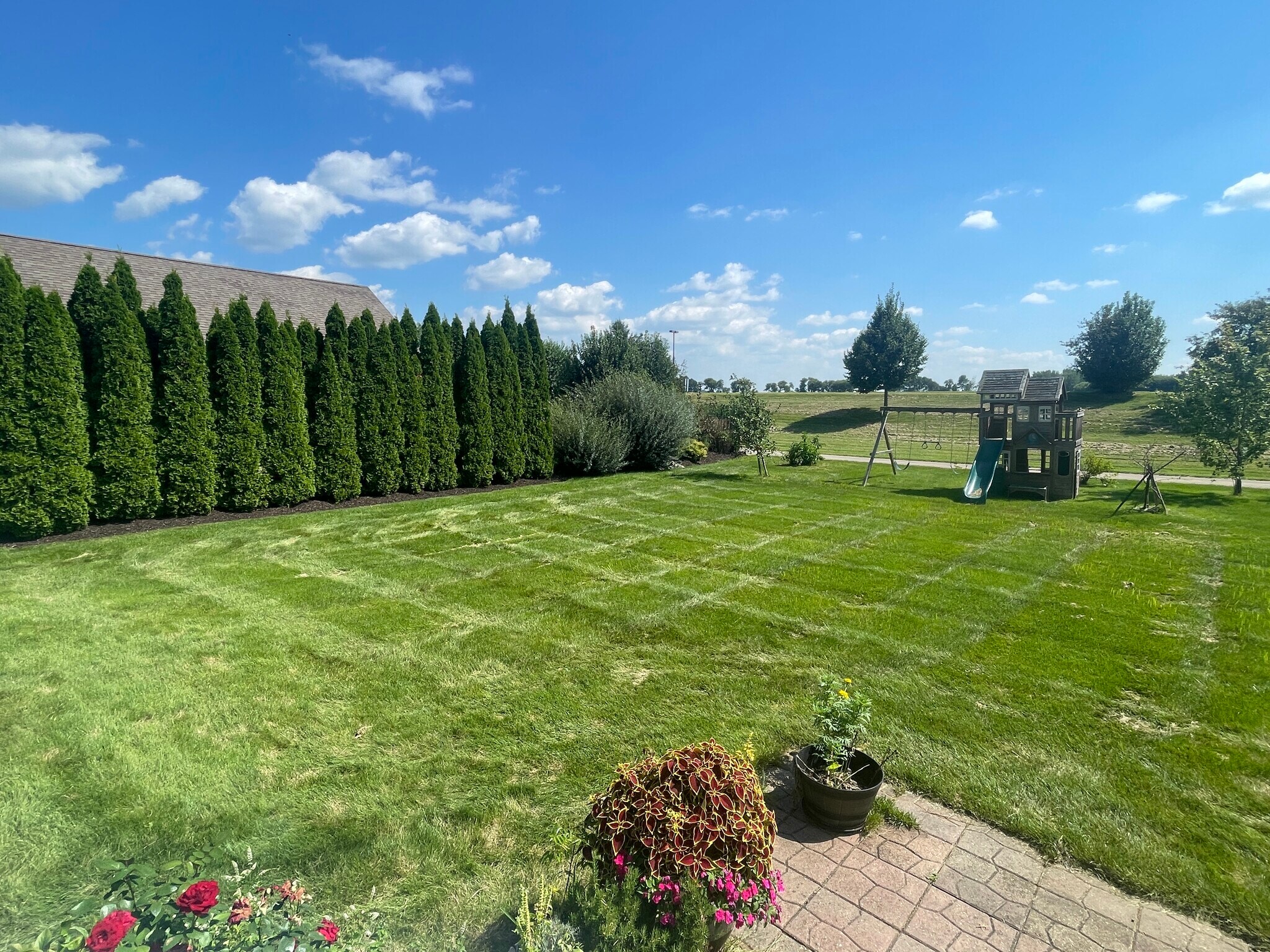 Building Photo - 3169 Pleasant St