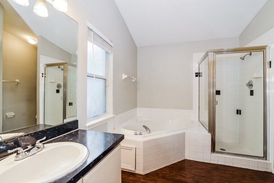 Building Photo - 343 S Lancelot Ave