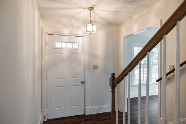 Building Photo - 110 Breckenridge Ln