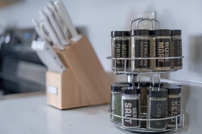 Building Photo - 5747 N 48th Ln