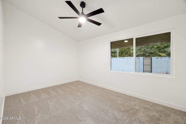 Building Photo - 1216 W Rovey Ave