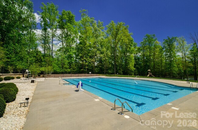 Building Photo - 6135 Snowy Egret Ave