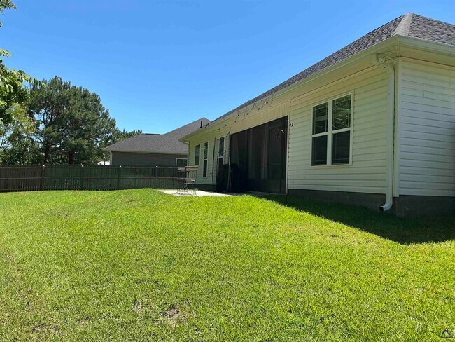 Building Photo - 613 Broderick Cir