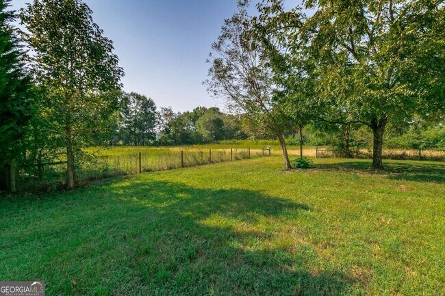Building Photo - 5740 Bostwick Rd