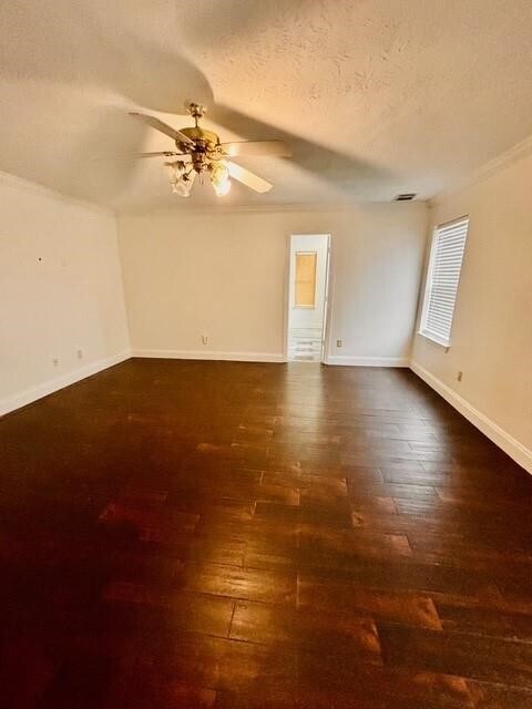 Building Photo - 23915 Floragate Dr