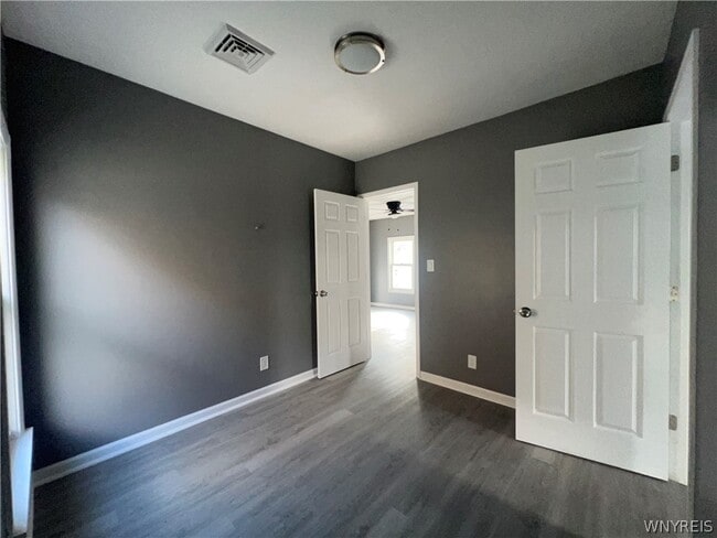 Building Photo - 165 Roland Ave