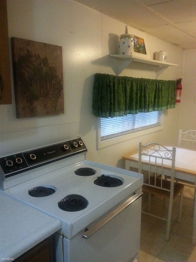 Building Photo - 117 Wilkes St