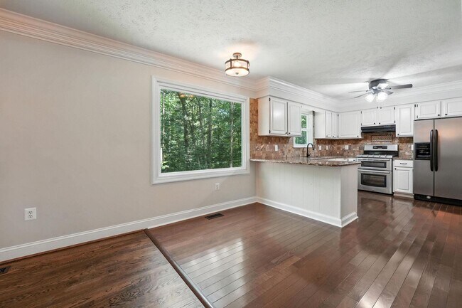 Building Photo - 11109 Ravine Dr