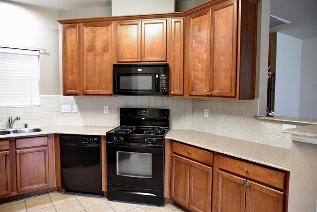 Building Photo - 16016 Summerville Lake Dr