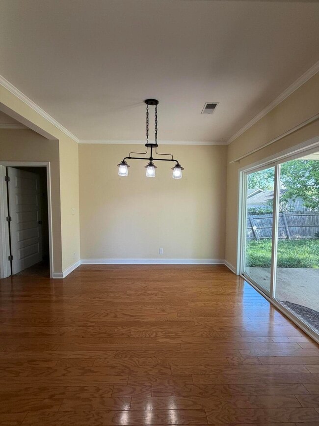 Building Photo - 382 Preston Ave