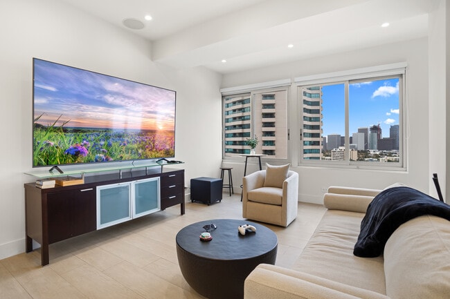 Building Photo - 10501 Wilshire Blvd