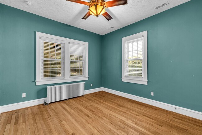 Building Photo - Call Sabrina Thomas at 757-767-0767 for more information